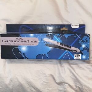 NWT Multi-Voltage Travel Hair Straightener
